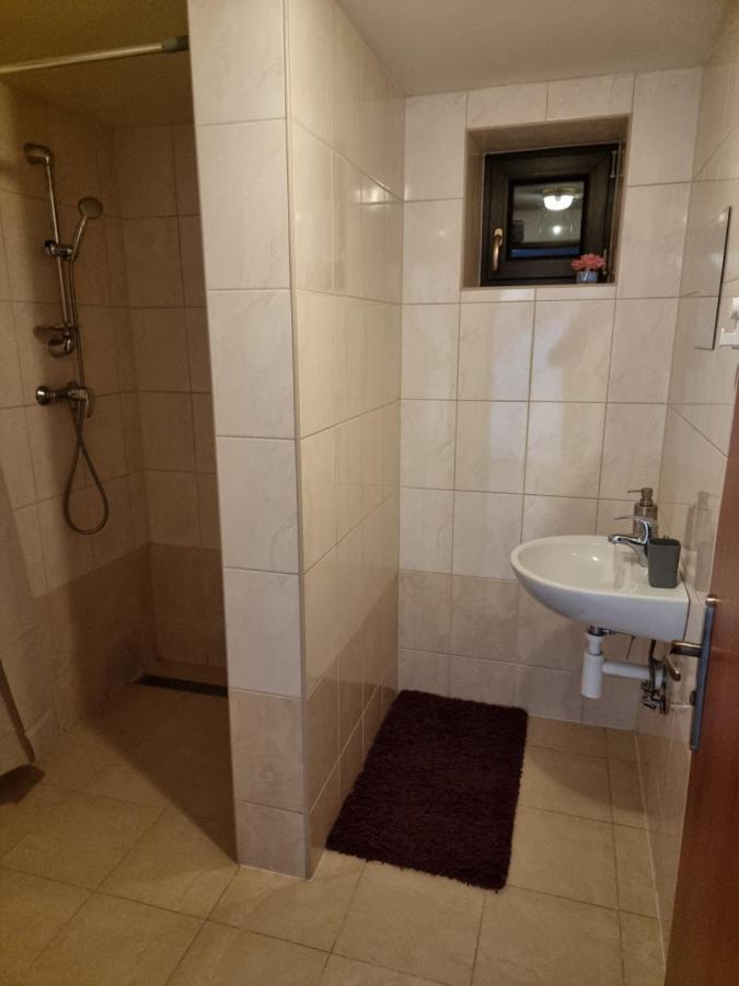 Chata Pod Velkou Racou Oscadnica Buitenkant foto